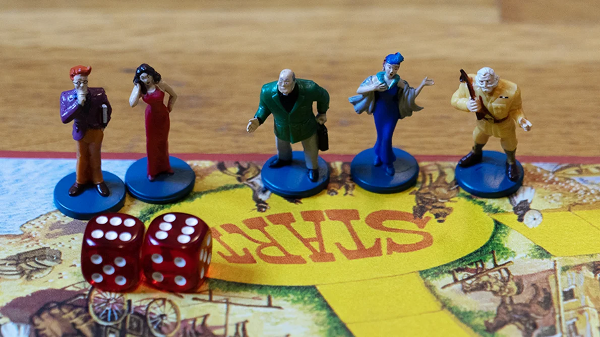 Cluedo figurák a start mezőn